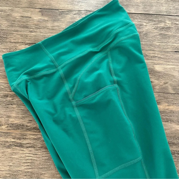 LL Bean size Medium Green Everday 7/8 High Rise Leggings Side Pockets UPF 50 - Picture 4 of 4